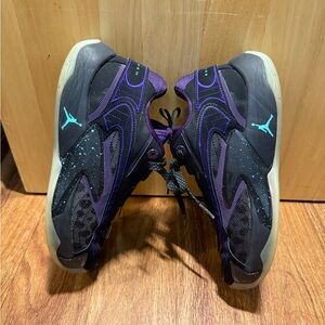 Jordan non exieris 77 purple and Black Athletic